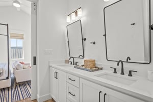 Primary King Bathroom, 2nd Floor