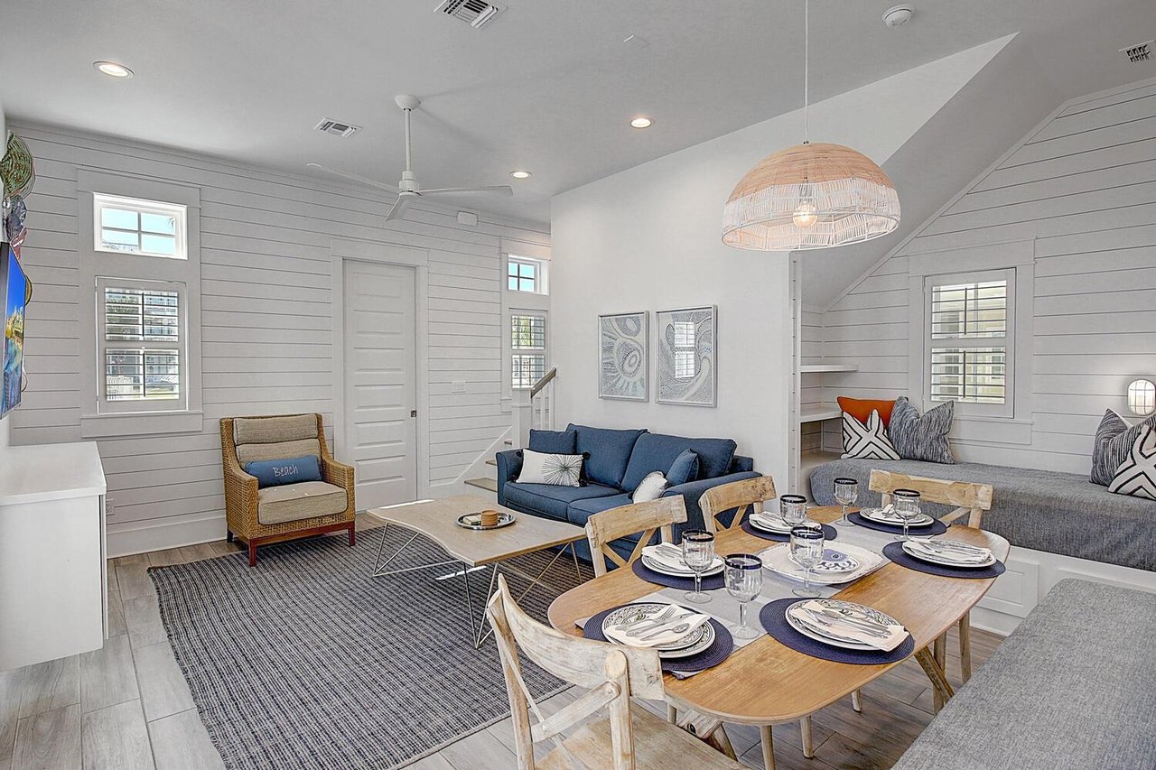 1st Floor Dining Area