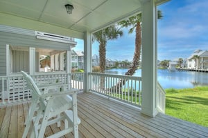 Lakeside Porch, 1st Floor Primary Suite