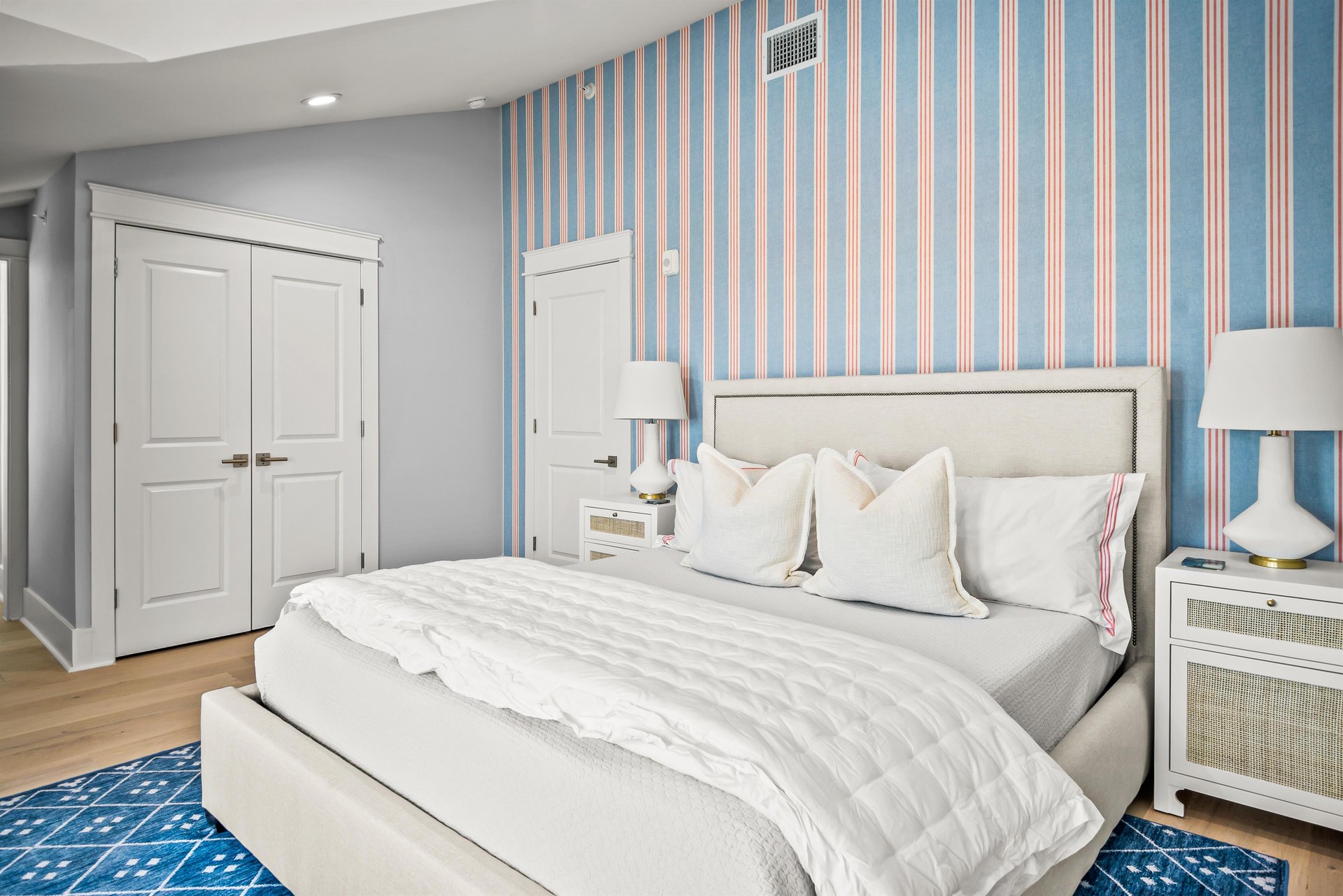 King Bedroom, 2nd Floor