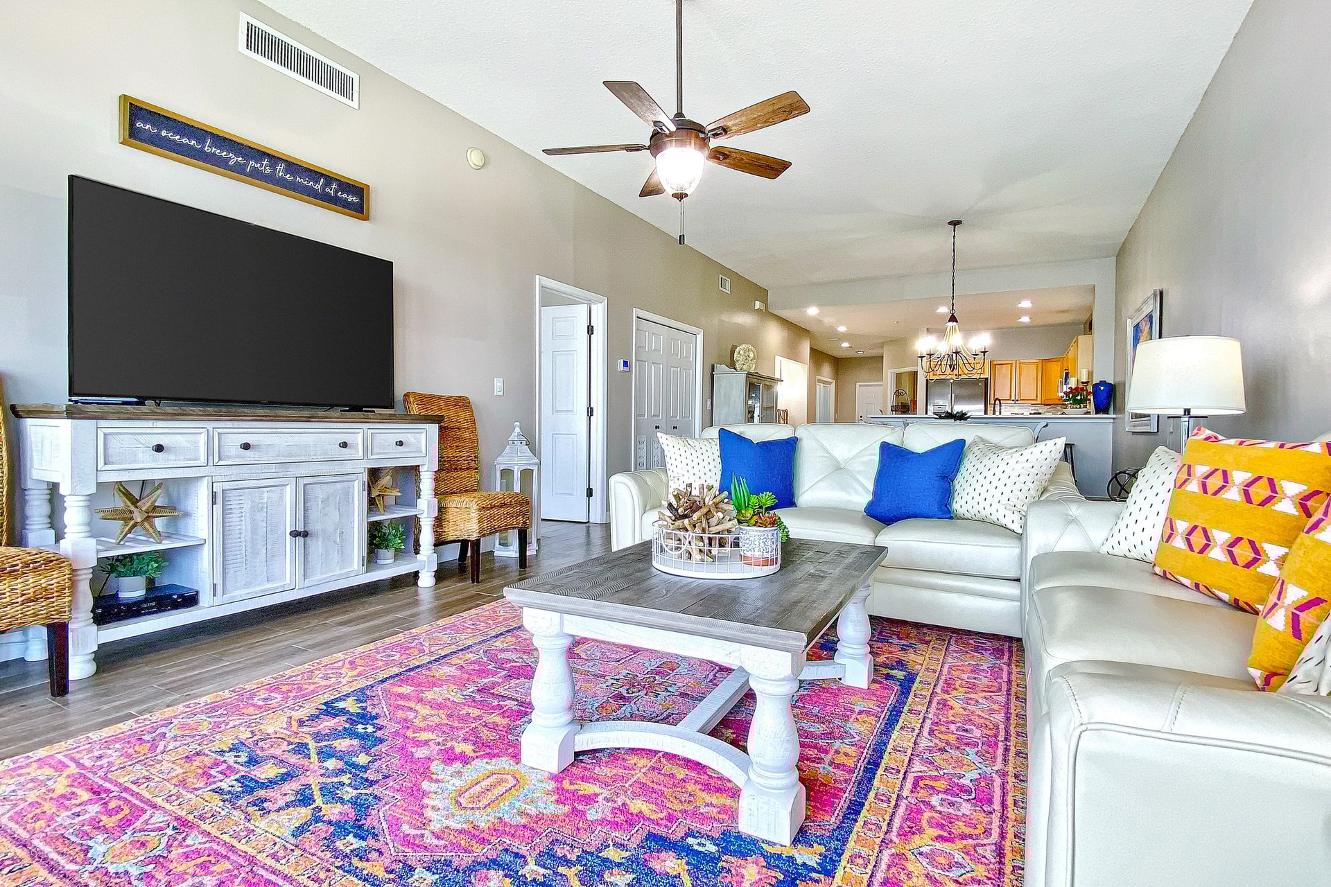 Harborview Grande 404 8