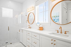 Primary King Bathroom, 2nd Floor