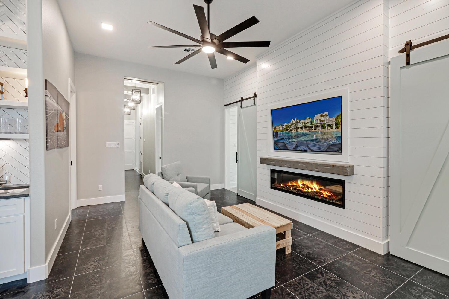 Living Area, 1st Floor