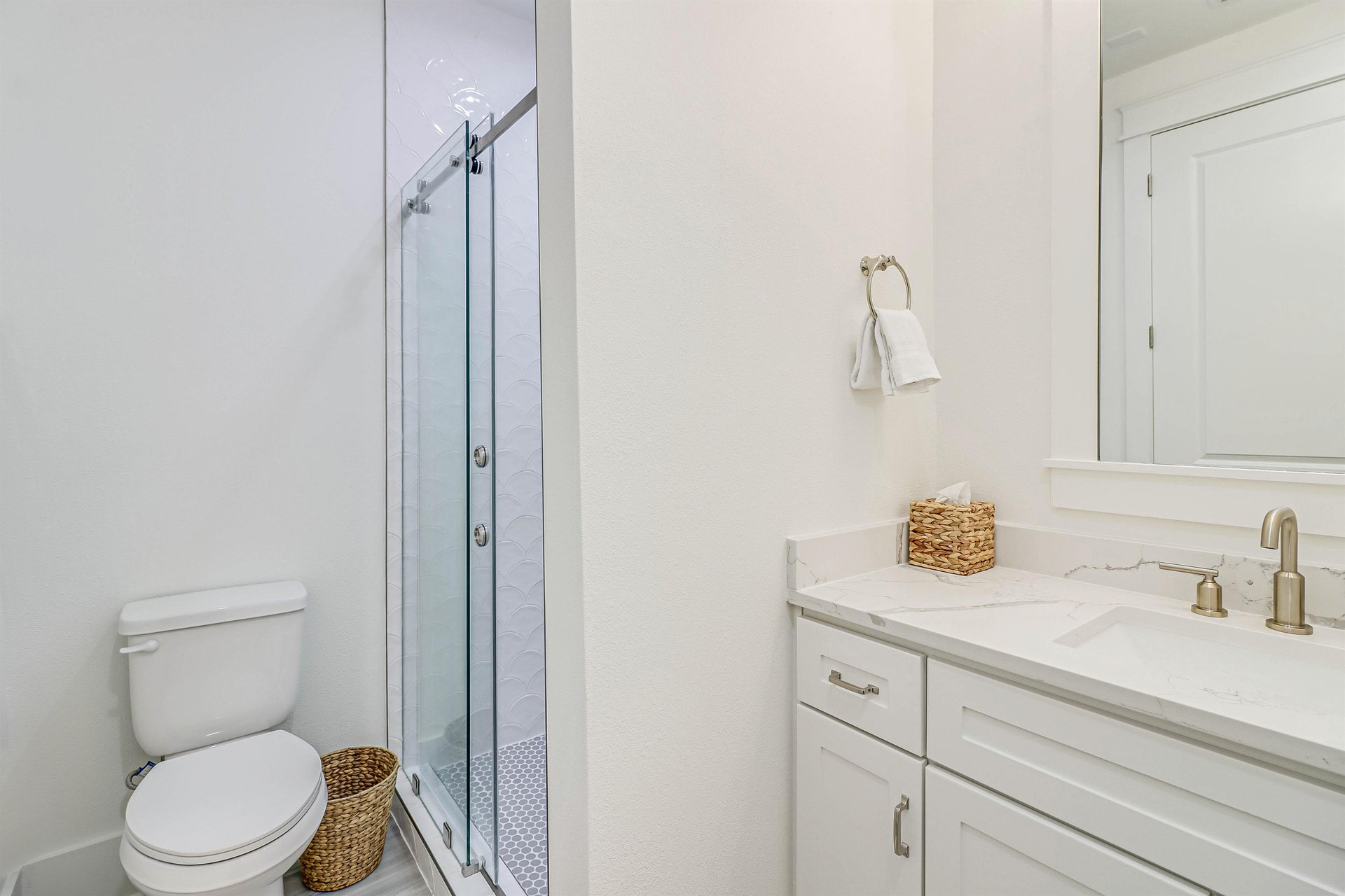 Second King Suite Bathroom, 1st Floor