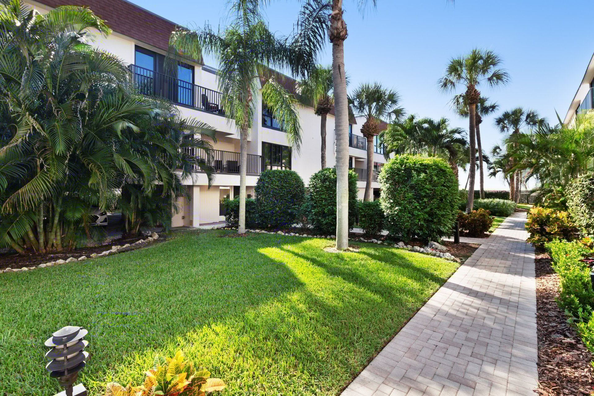 Waters Edge 208 S 35