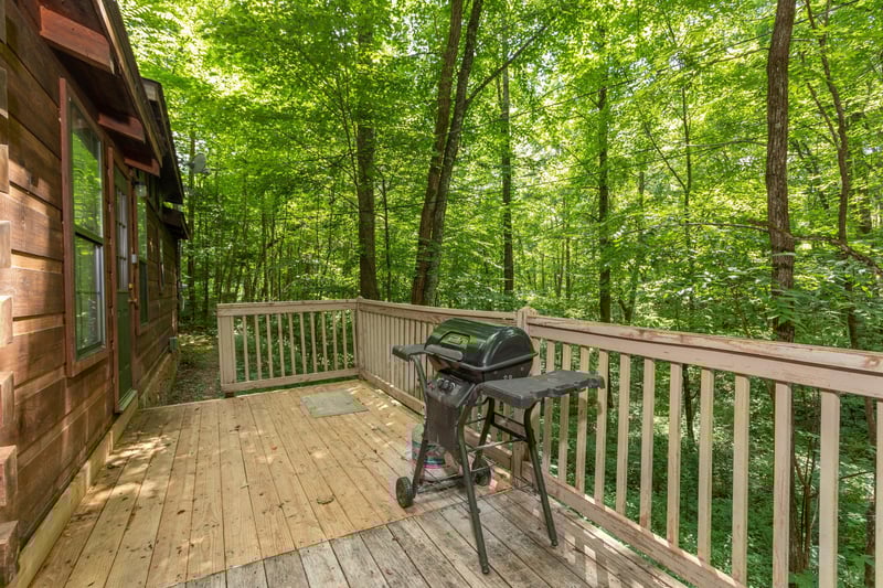 deck with grill at angels dream a 1 bedroom cabin rental located in gatlinburg