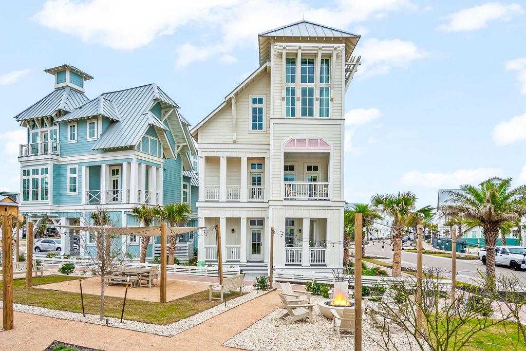 Tailwind Park, Beside Dancing Queen