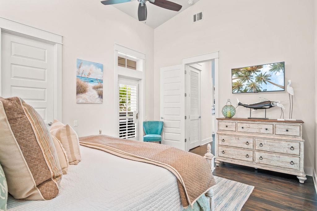 Primary King Bedroom, 2nd Floor