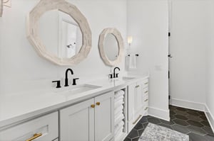 1st Floor, Bunk Bathroom