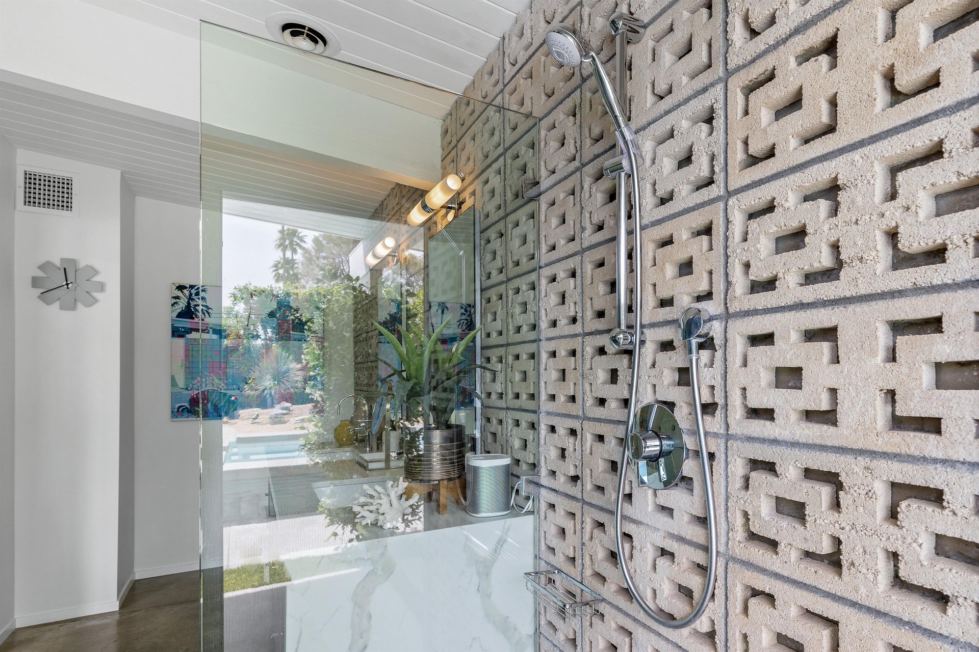 Guest shower