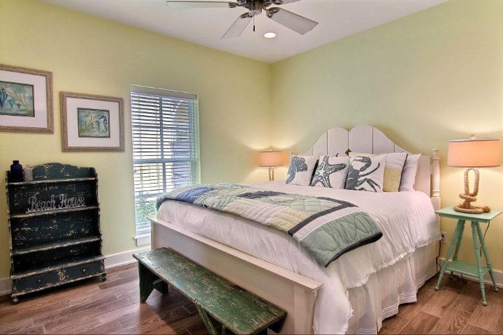 King Bedroom, 1st Floor