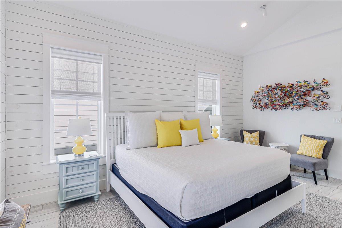 Primary King, 2nd Floor