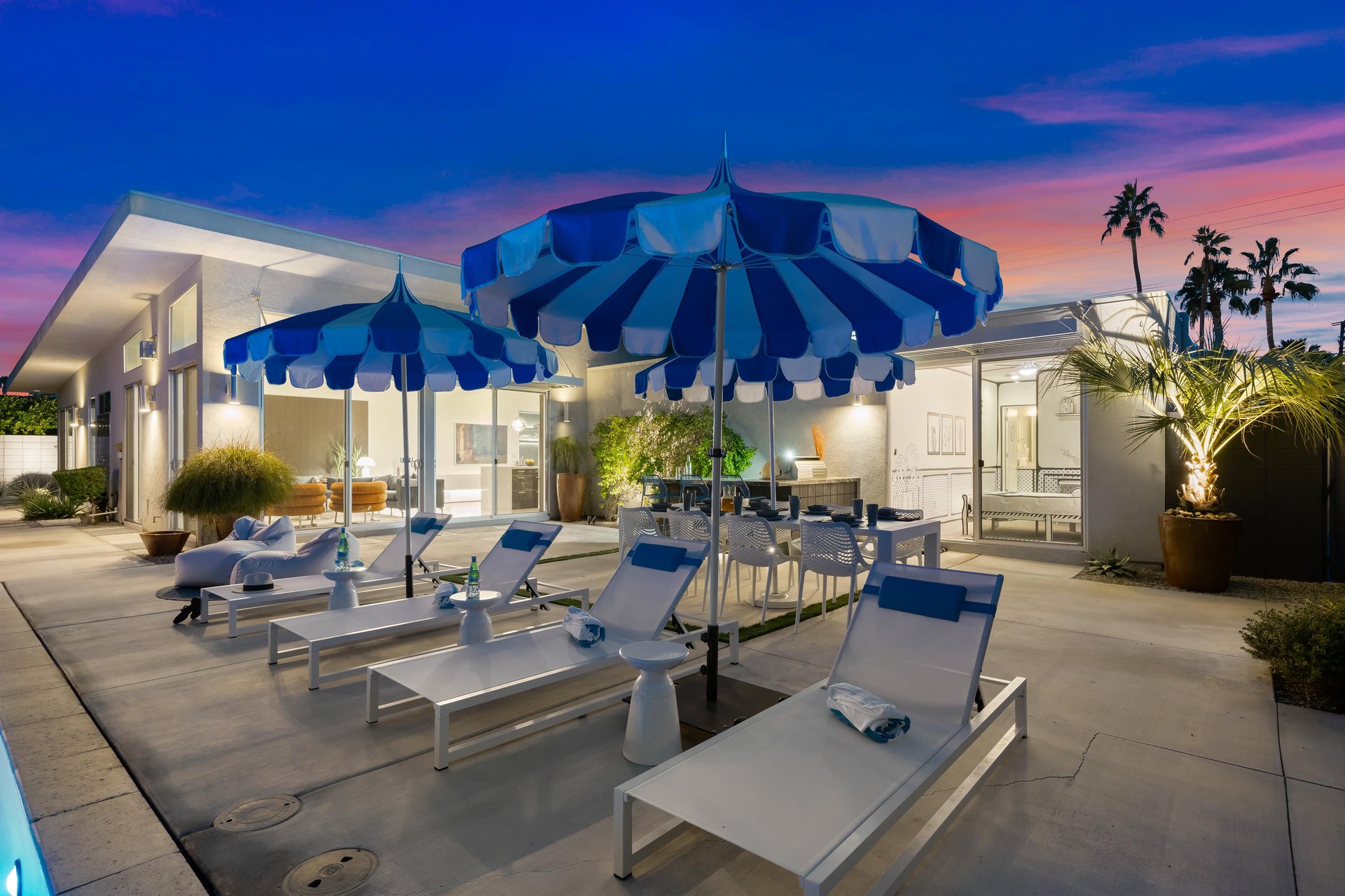 Patio lounge chairs