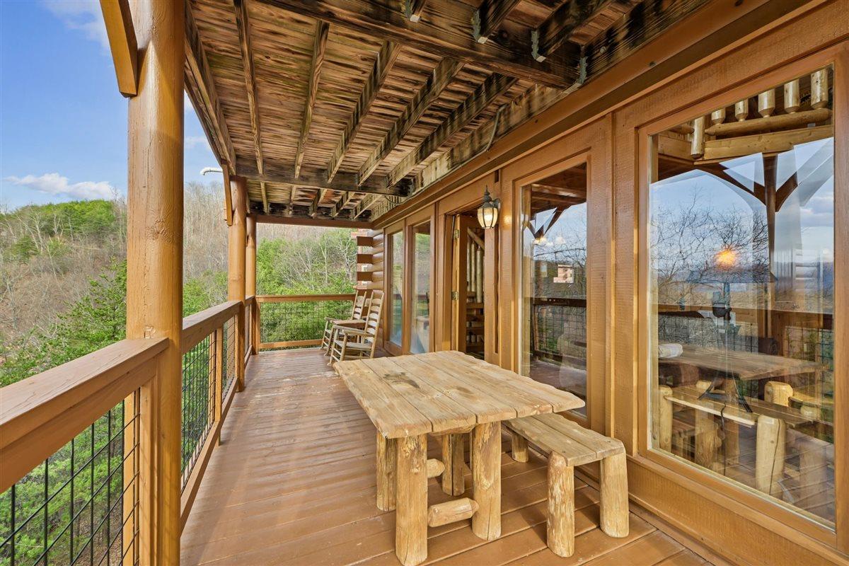 06Balcony