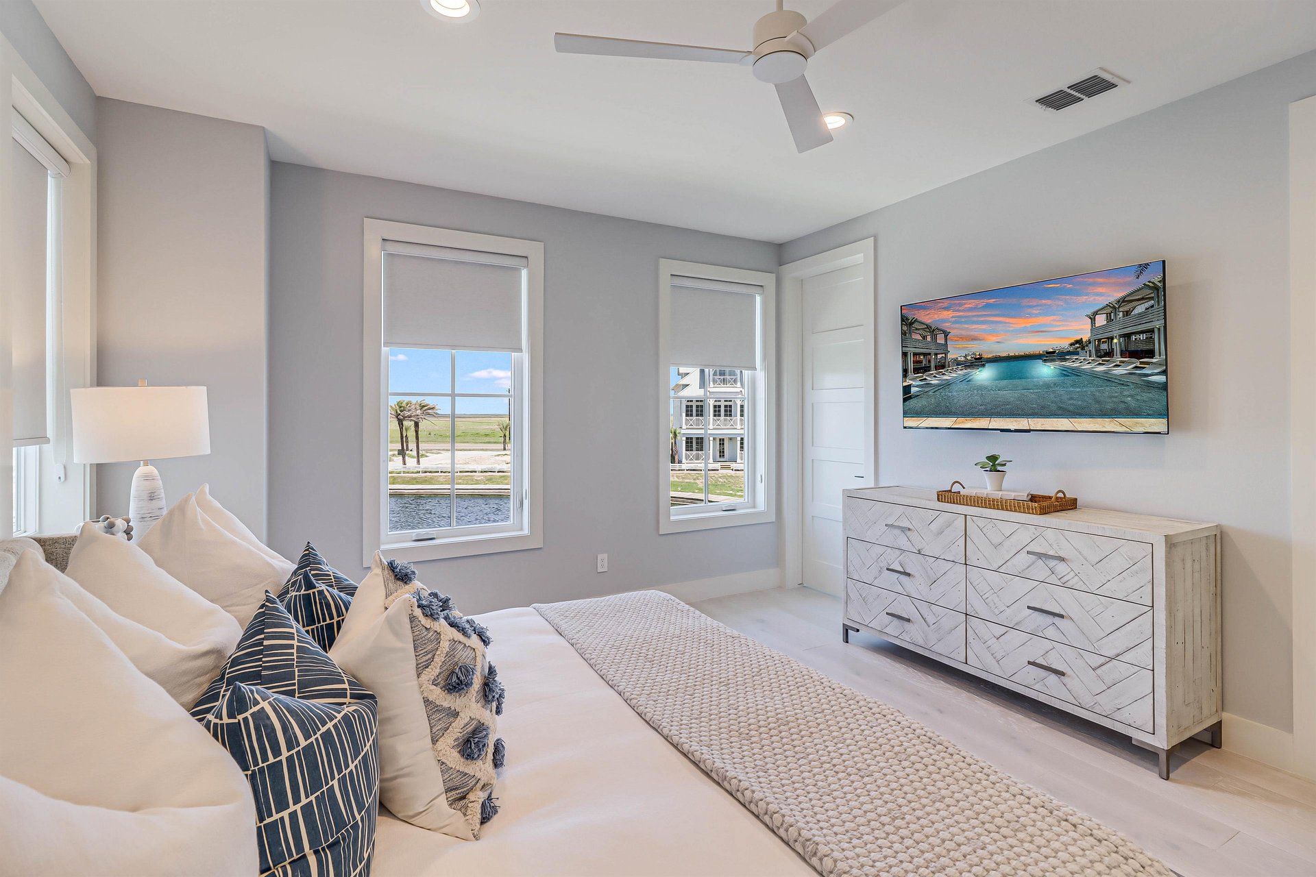 Primary King Suite with Lake View, 2nd Floor