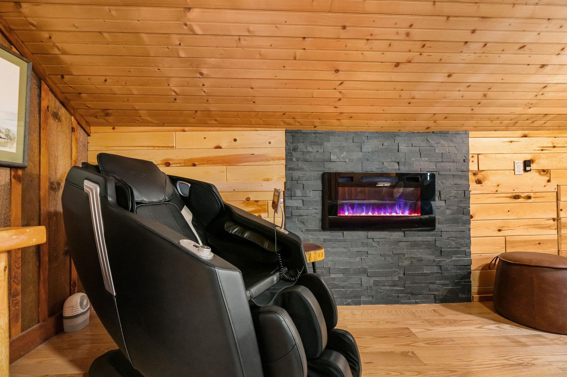 Upstairs master king bedroom