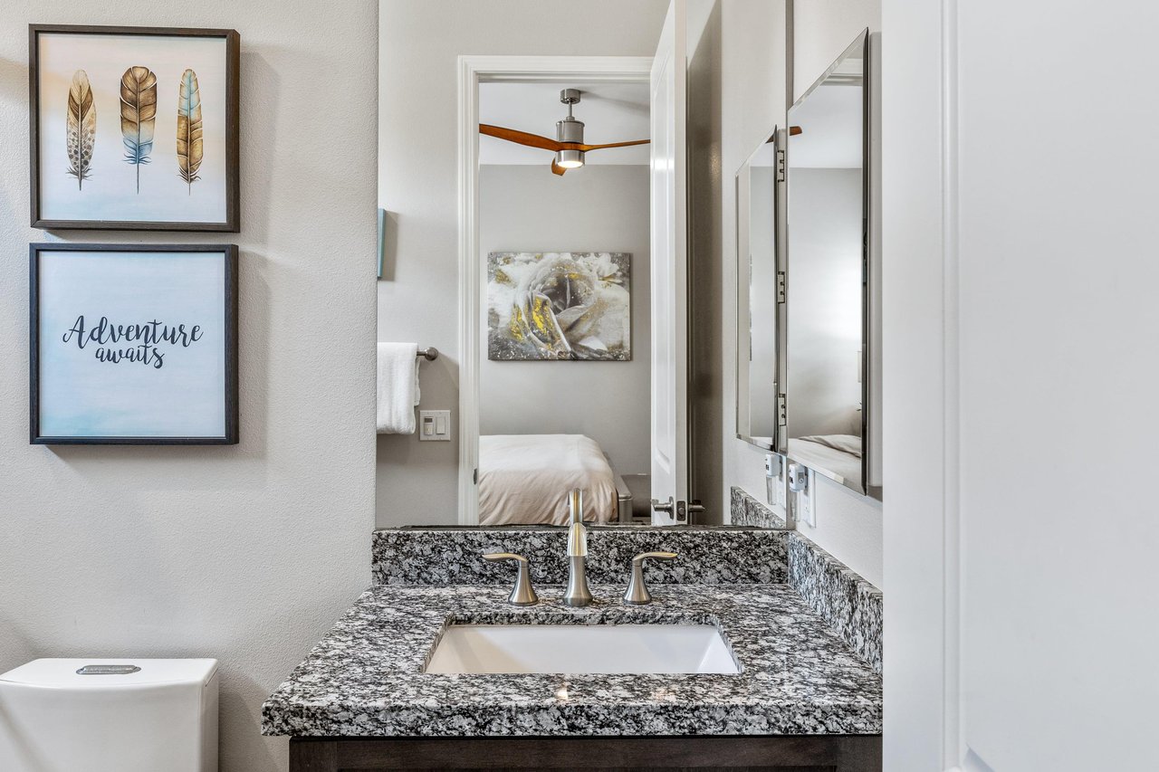 Third primary suite en suite bathroom
