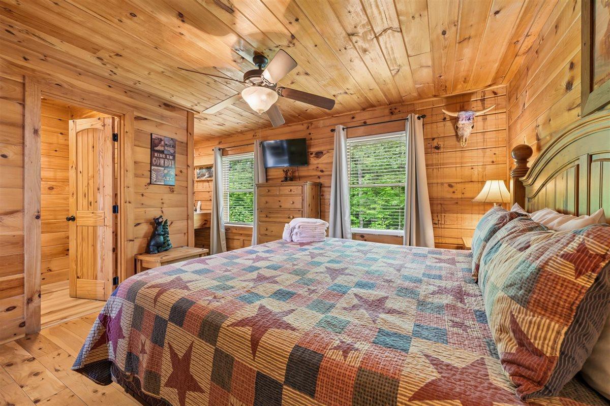 040Bedroom