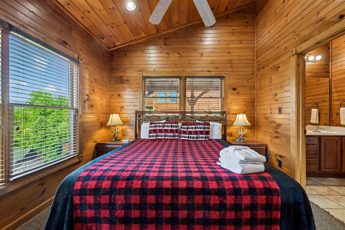 27Primary Bedroom