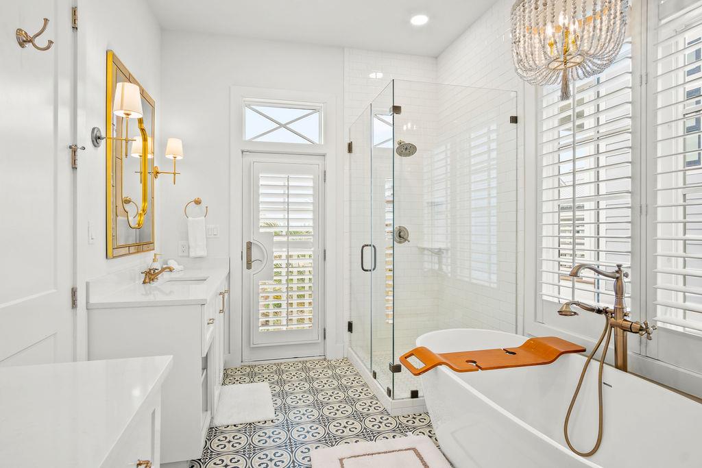 Primary King Bathroom, 2nd Floor