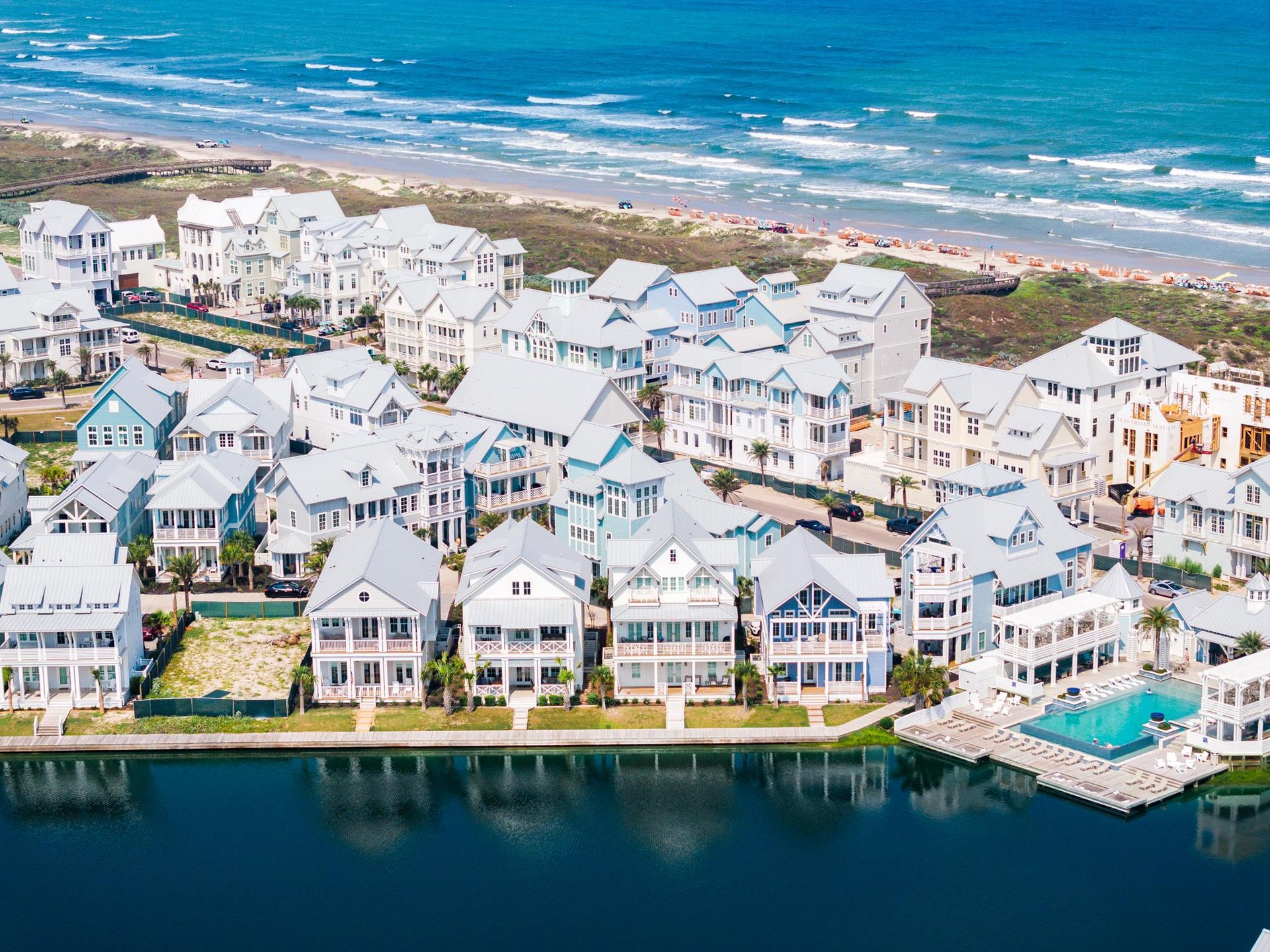 SOUTHADULTPOOL1292435