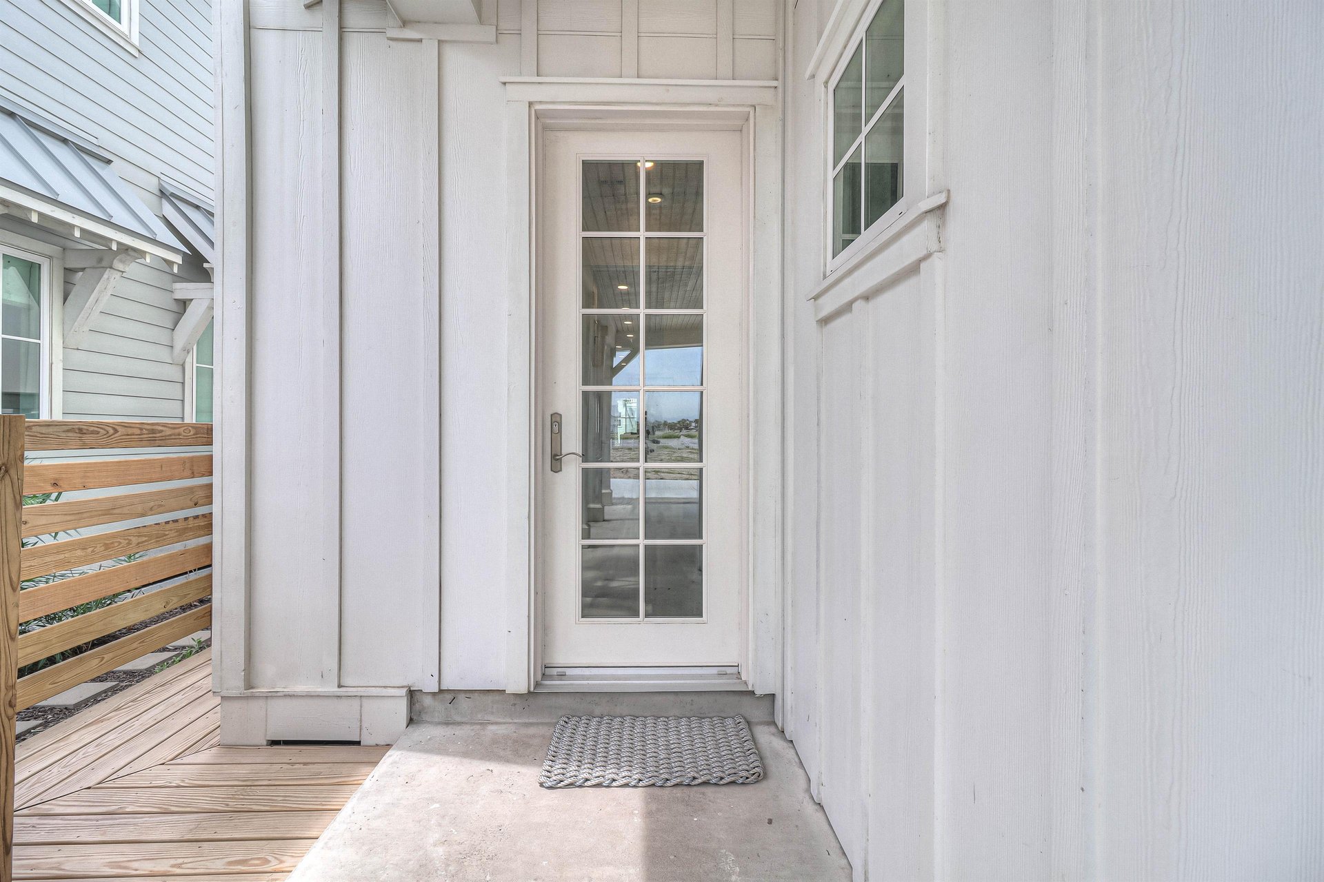 Rear Entry With Outdoor Shower Enclosure