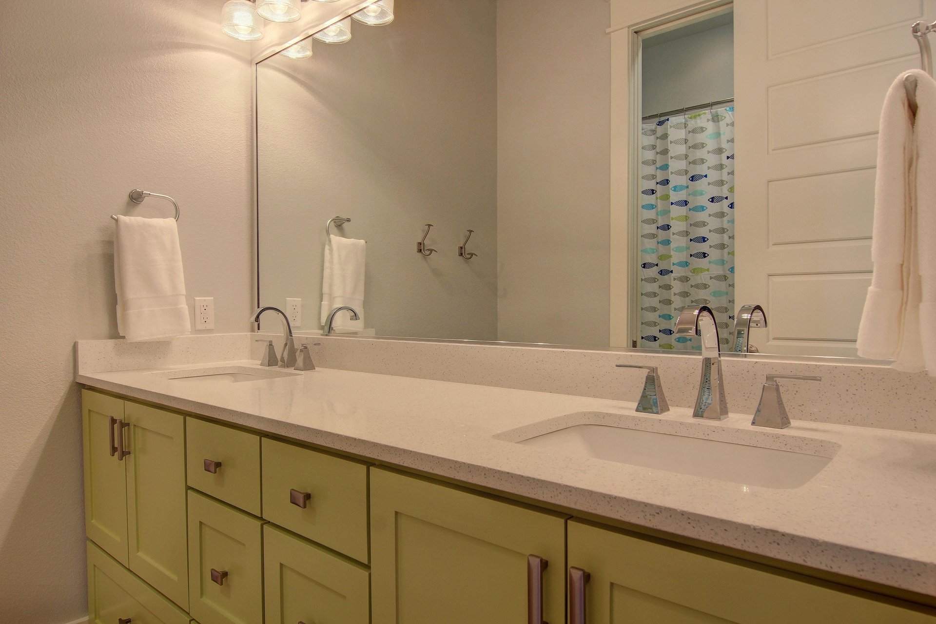 Bunk Room Bathroom, 1st Floor