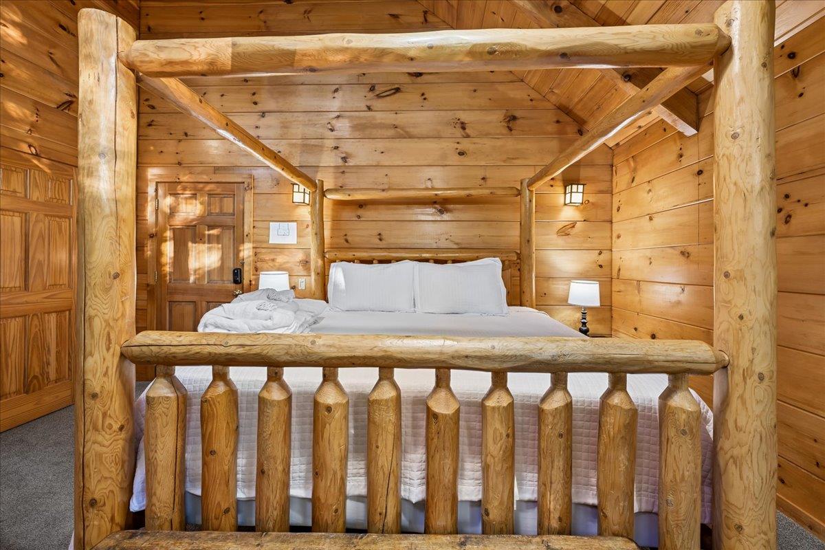 16Bedroom