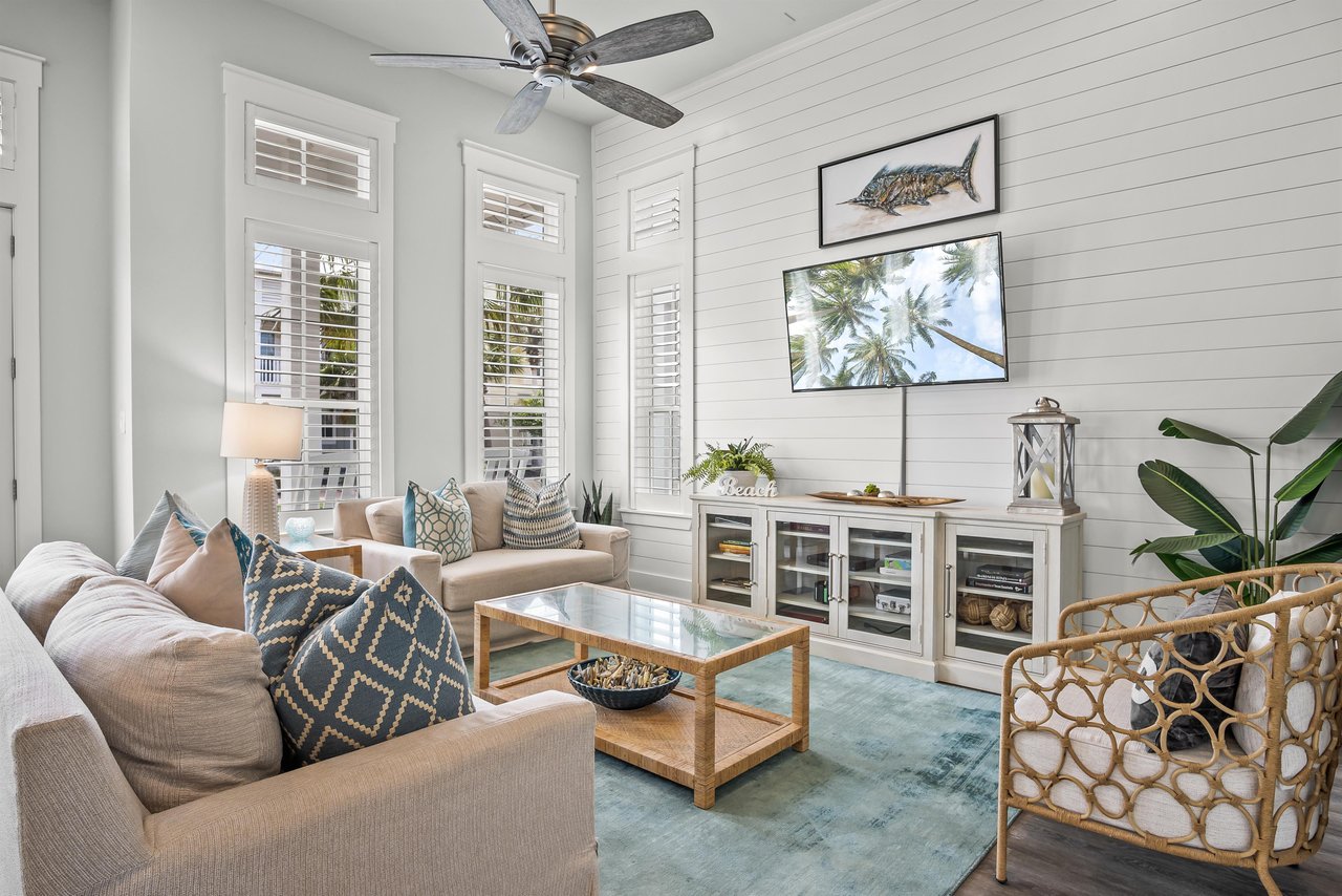 1st Floor, Living Room