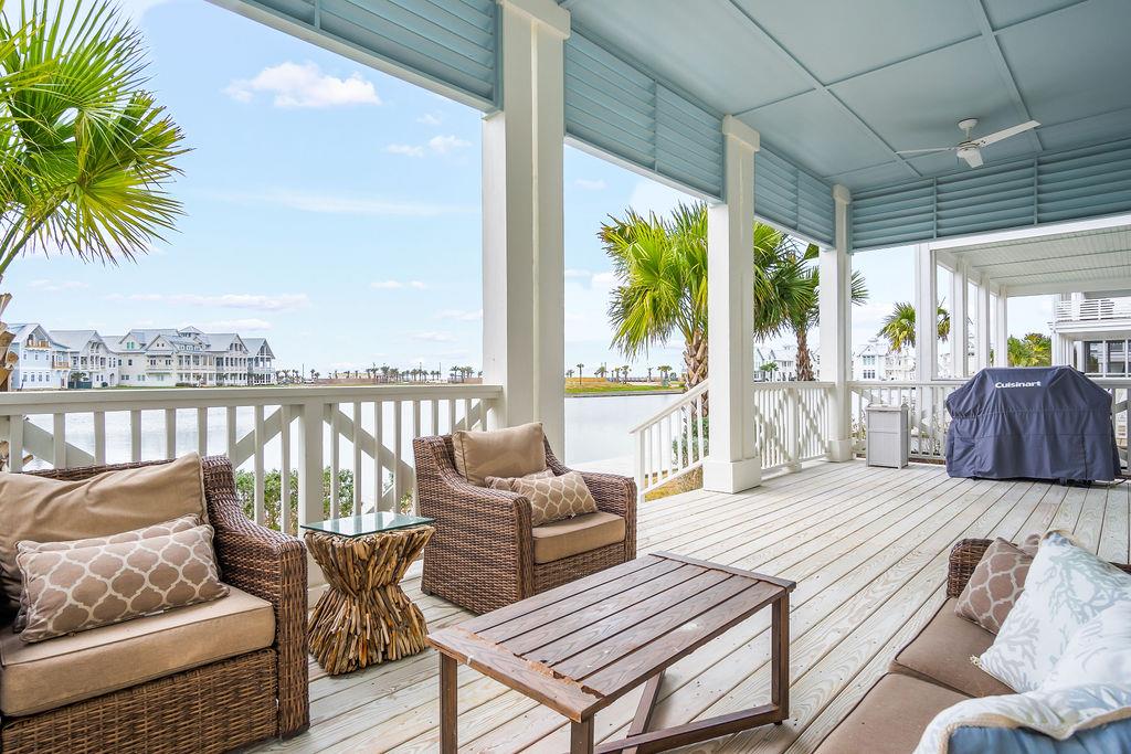 Lakeside Porch, 1st Floor