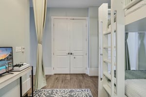 Bunk Suite, 2nd Floor