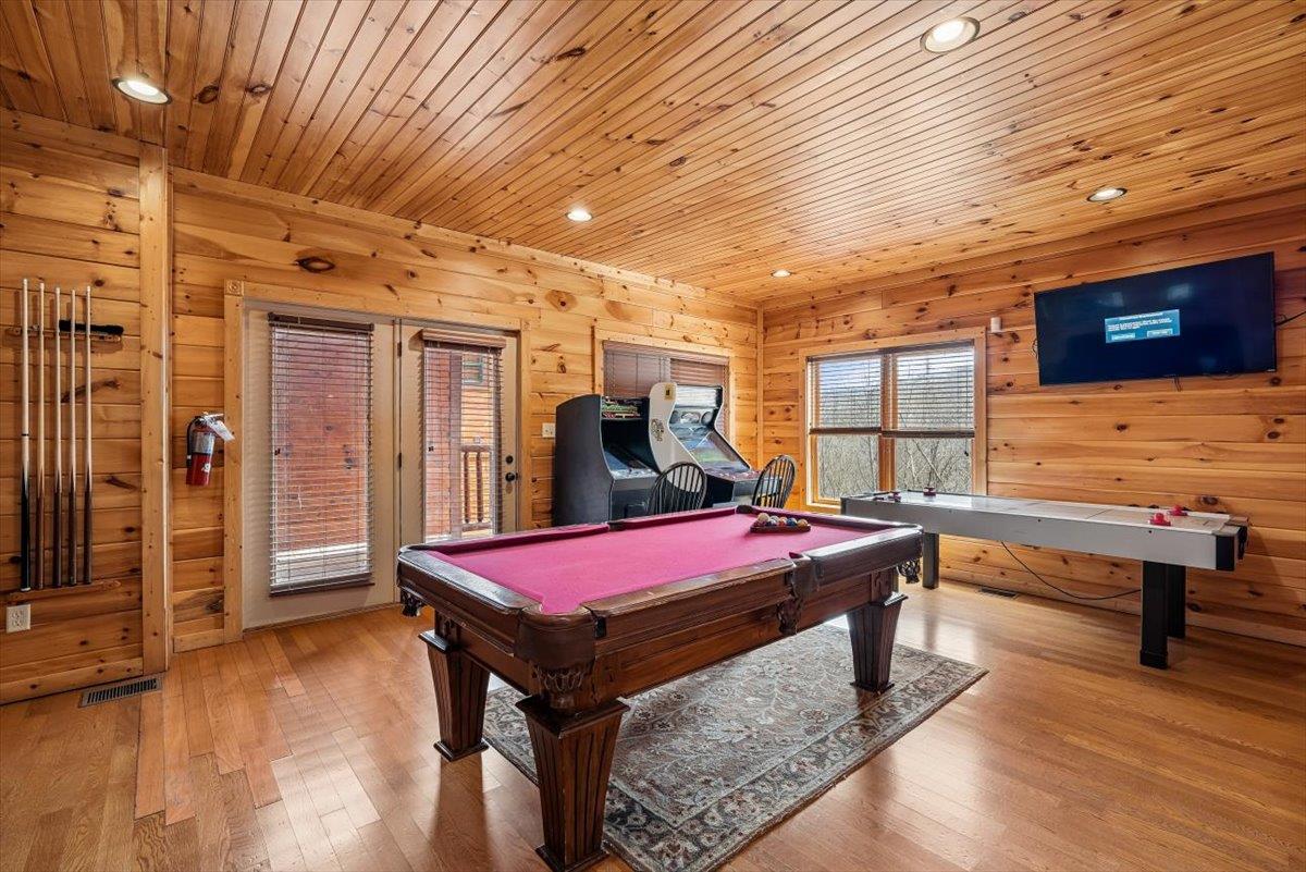 37Game Room