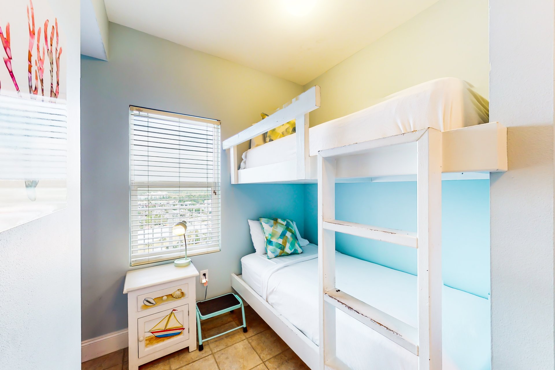 Laketown Wharf 1125 15