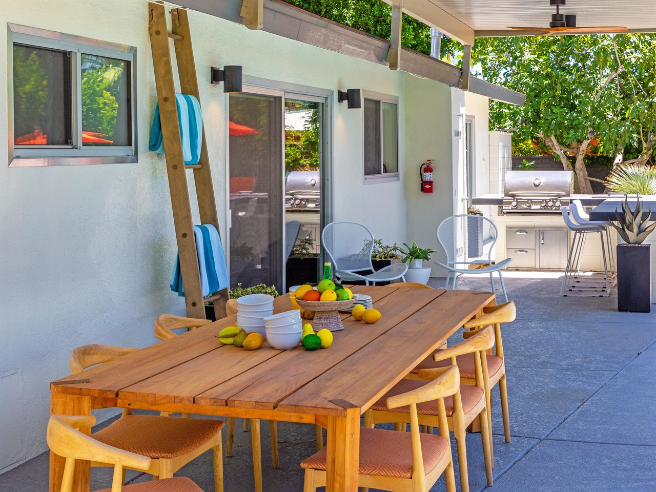 Poolside Dining easily fits 8 guests