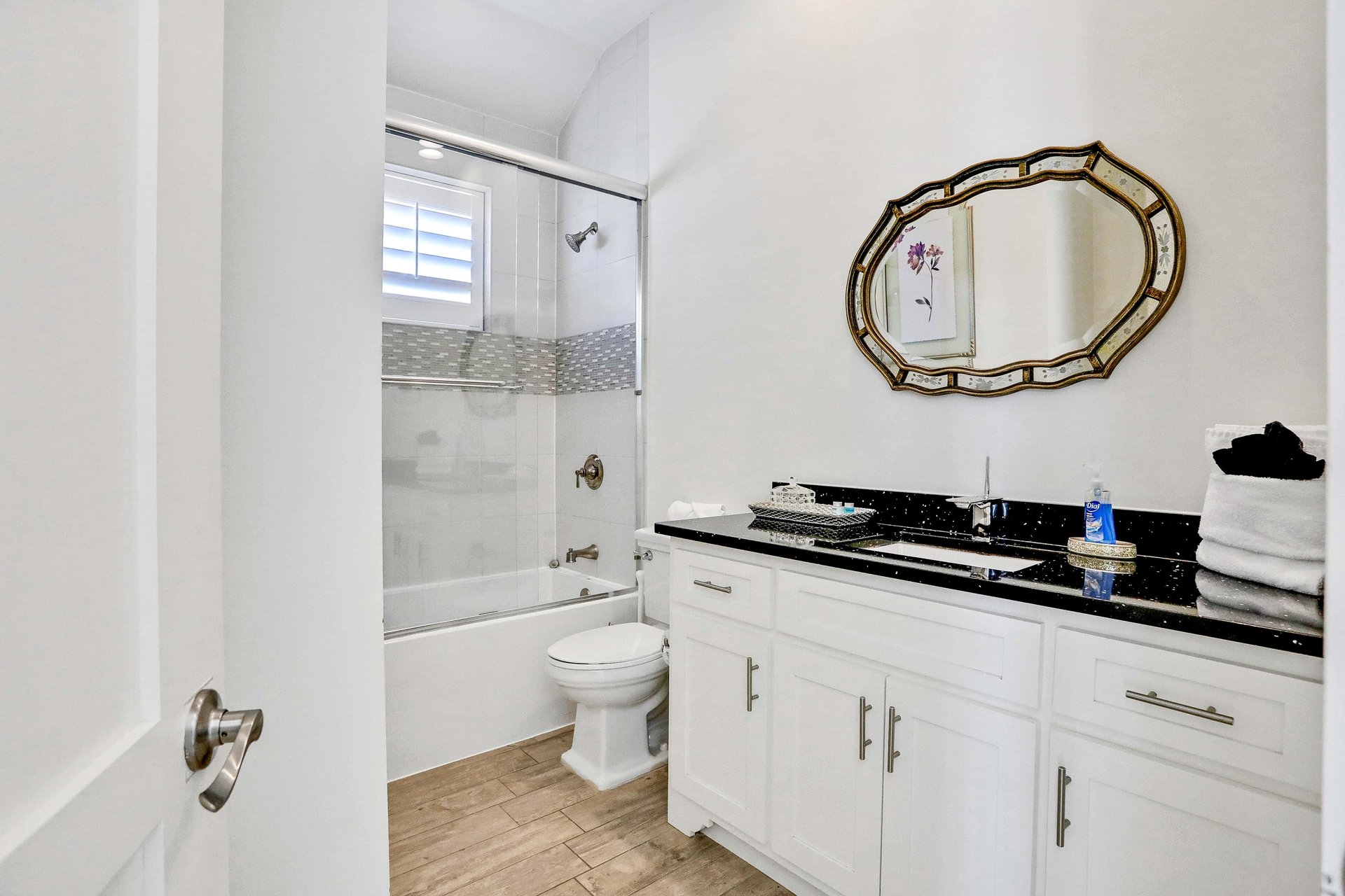 Tiffanys Beach Club 29