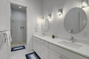 Shared Bathroom, 2nd Floor