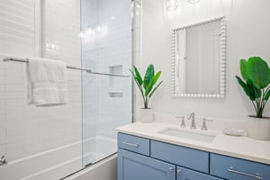 Shared Bathroom, 2nd Floor