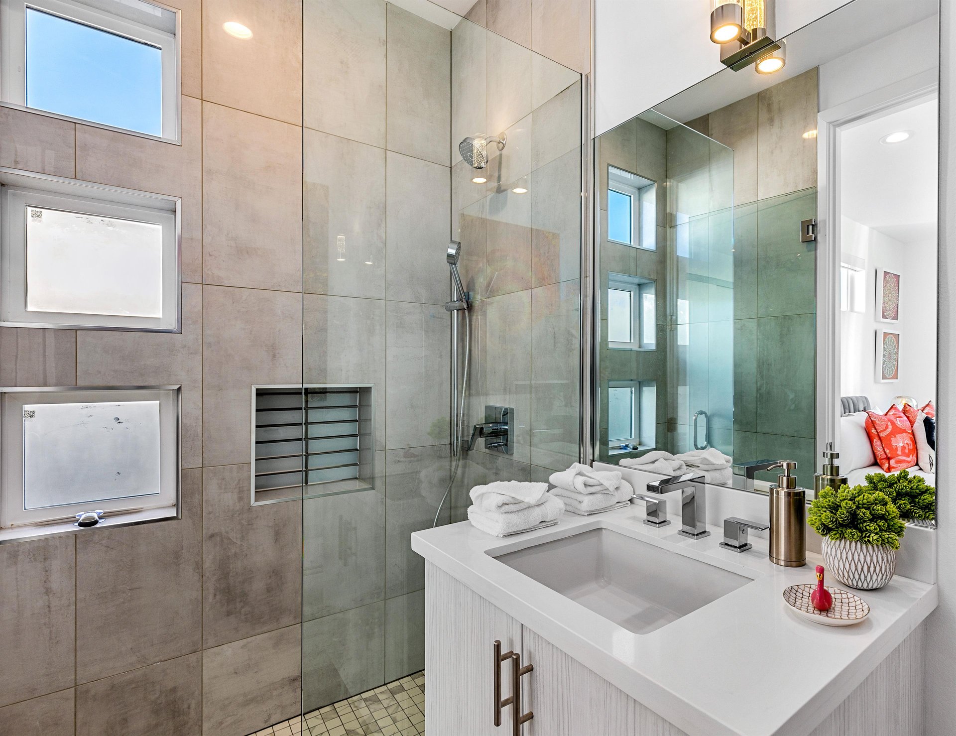 Guest shower