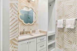 Second King Bathroom, 2nd Floor