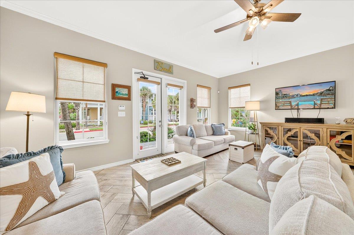 1st Floor, Living Room