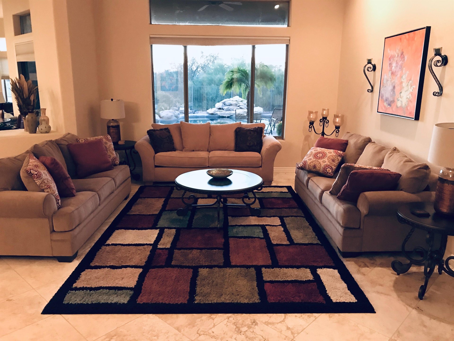Sitting room with pullout sofabed