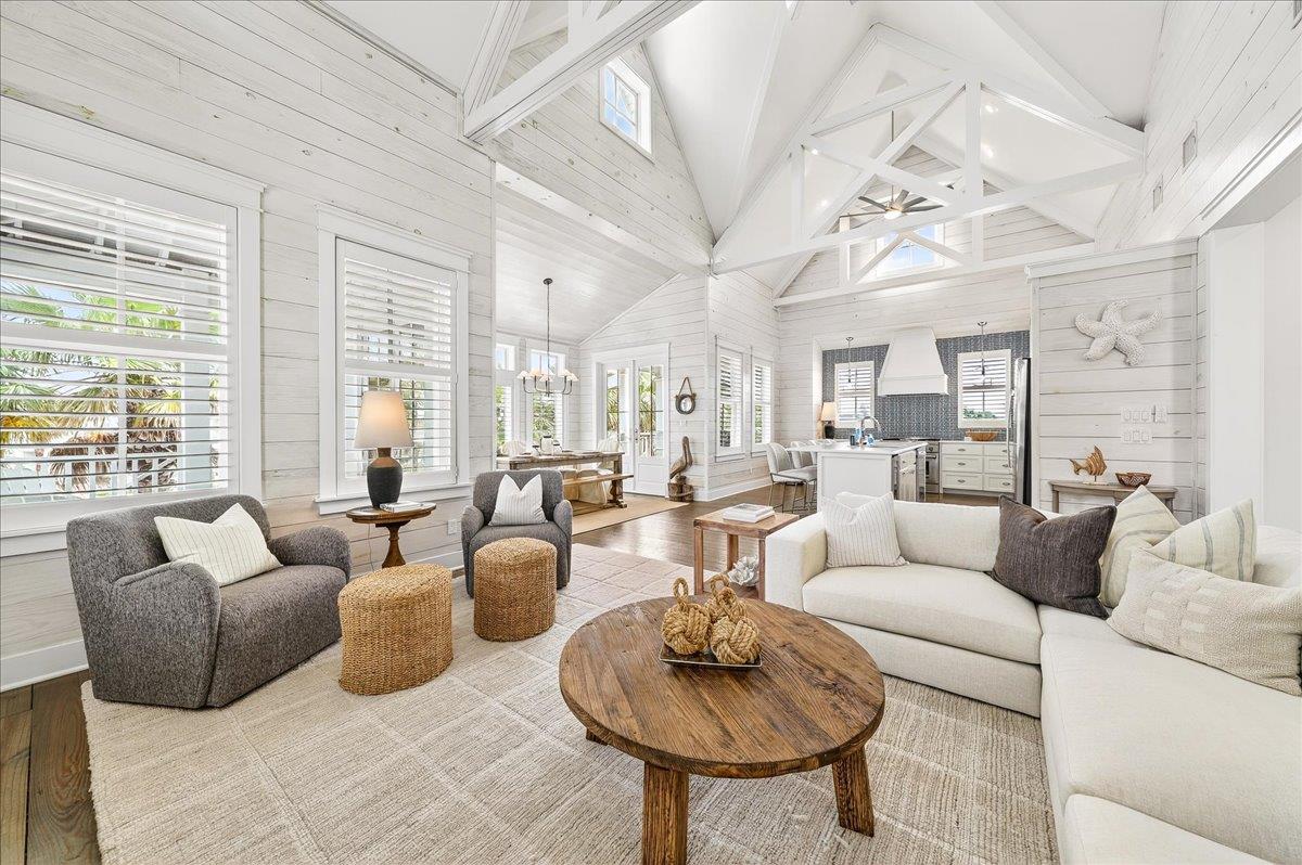 2nd Floor, Living Room