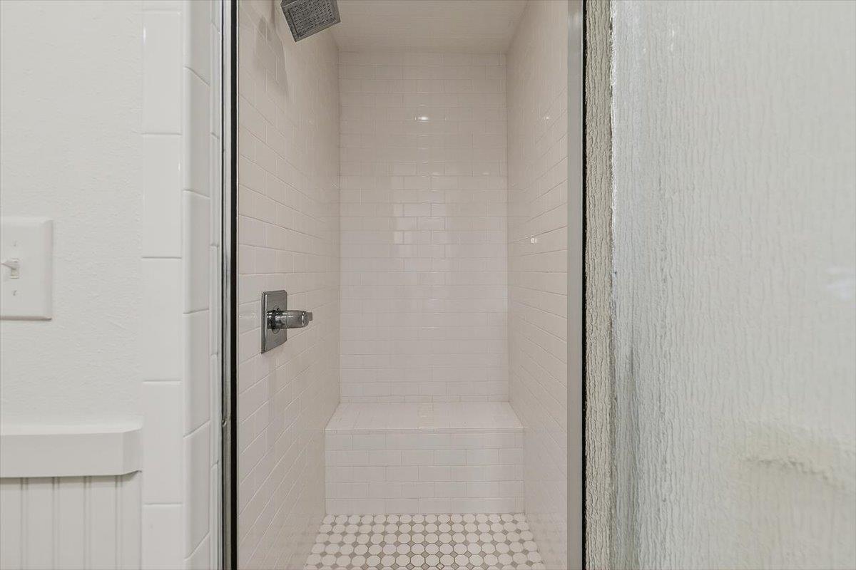 Primary King Stand Up Shower