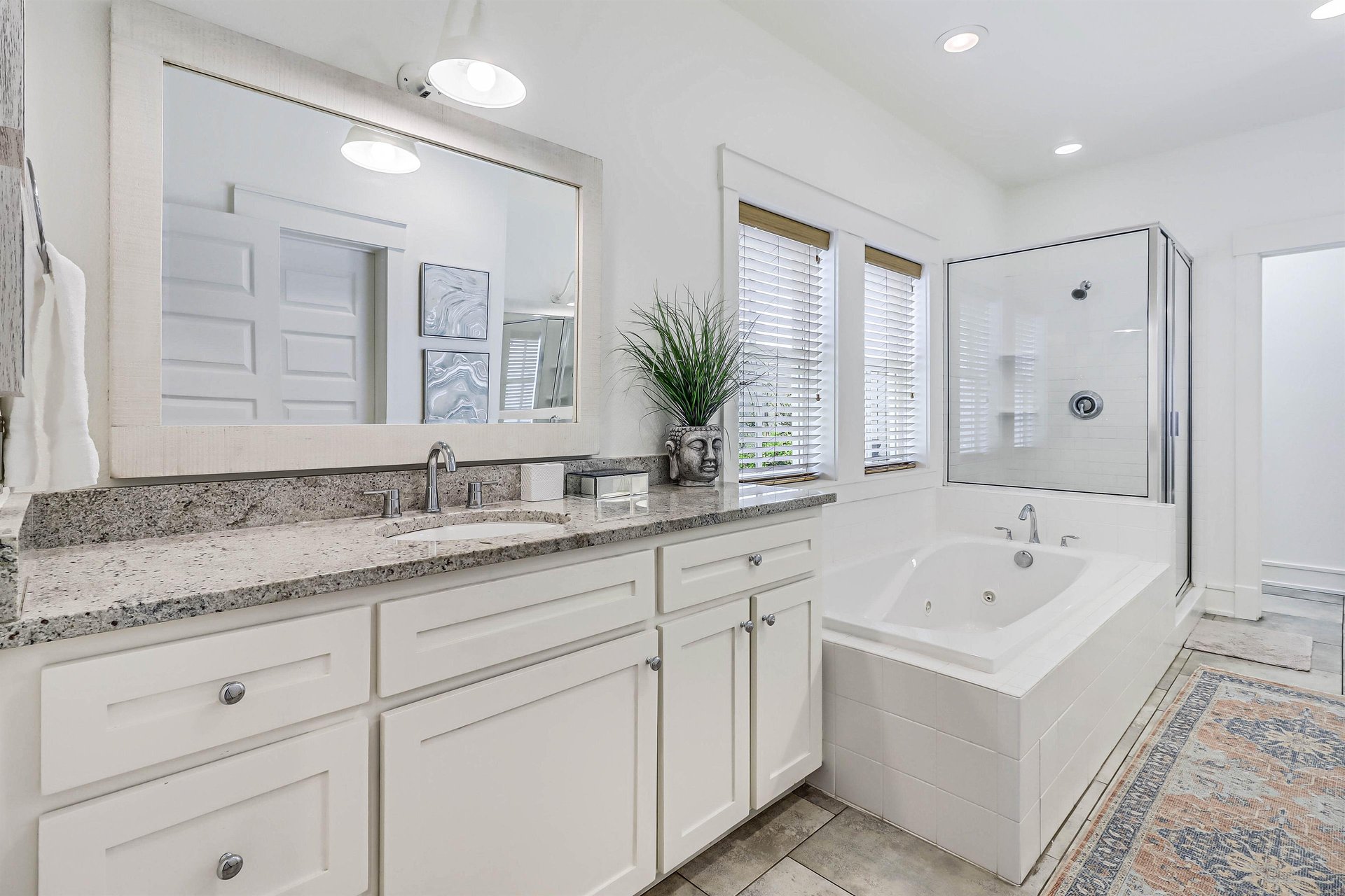 Primary King Ensuite, 1st Floor