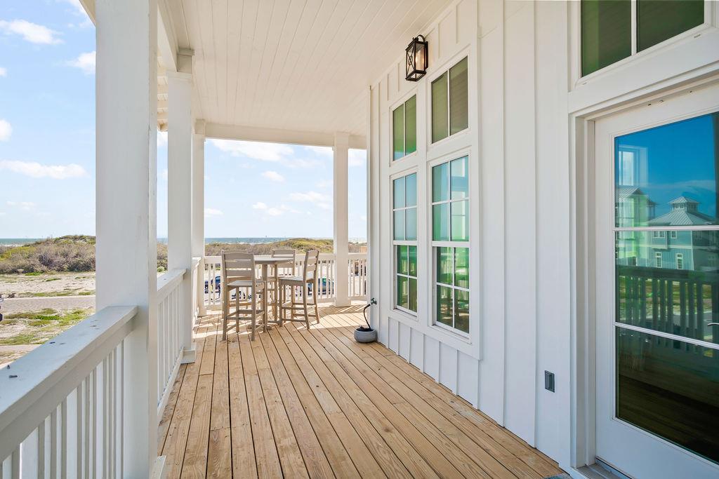 Front Wrap Balcony, 2nd Floor