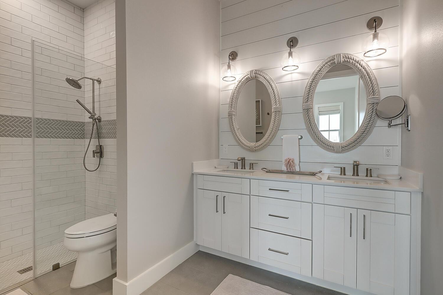 1st Floor King Suite