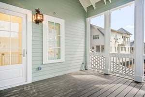 Screened Balcony, 2nd Floor