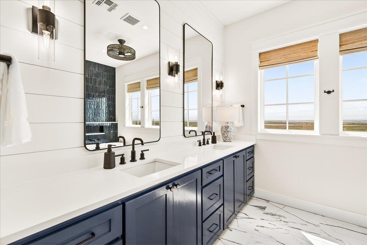 Primary King Ensuite, 3rd Floor