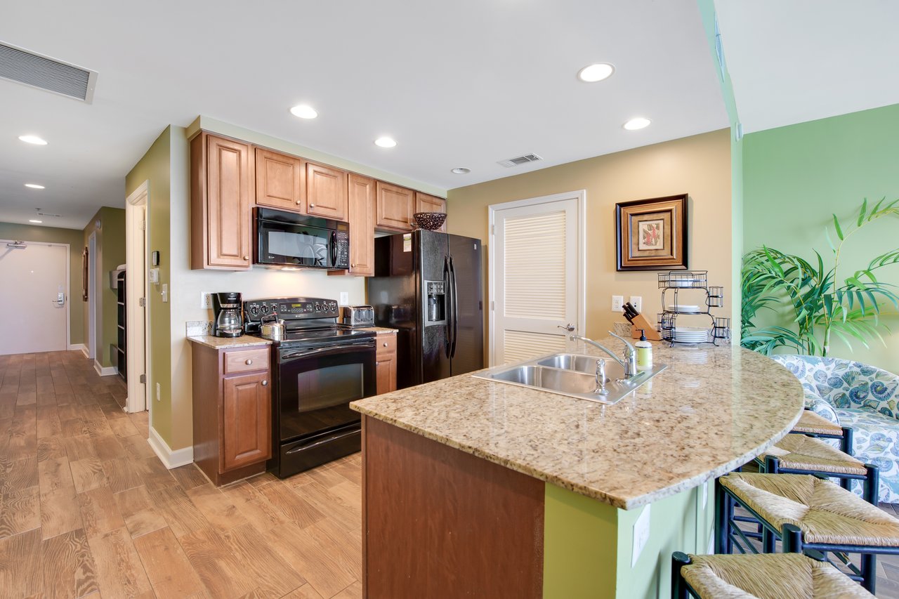 Splash Resort 1404W 4