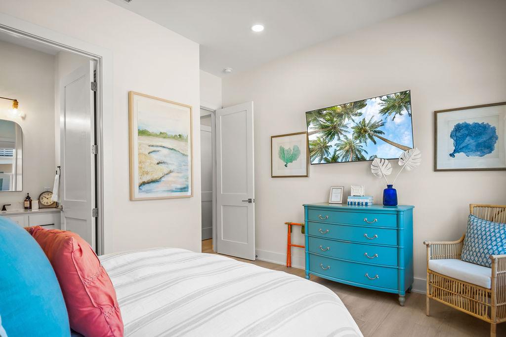 First Queen Suite, 1st Floor